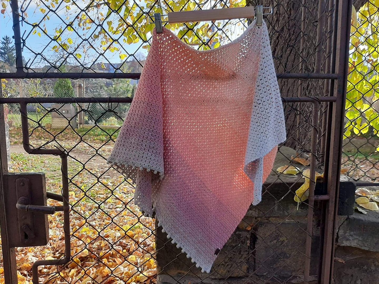 Klubíčko KOKONKI A455 Světle šedá / lososová růžová / broskev / meruňka / špinavá růžová / šedobéžová 3 nitka 1000m